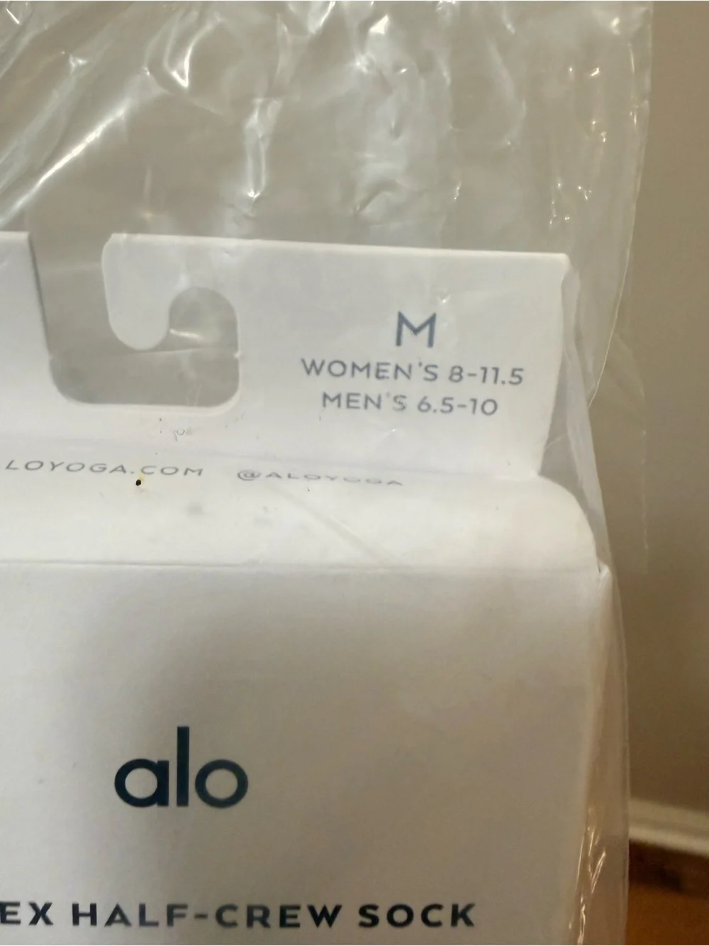 ALO Yoga - Unisex Half-Crew Sock - size M - brand new!